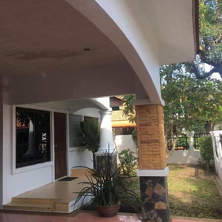 Beautiful 3 Bedroom Garden Villa Чалонг Екстер'єр фото